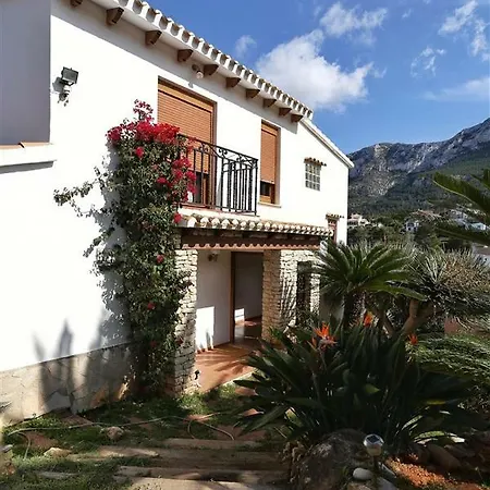 Preciosa Villa, Plena Naturaleza,jardin Grande,rustico, Increibles Vistas, Parque Natural Montgo, Holiday home *